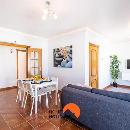 #020 Medronheira By Holidays Apartament